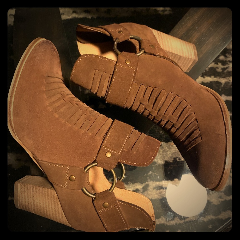 Ariat Unbridled 8.5 M